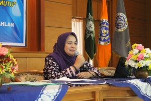 Dr. Siti Irene Astuti D